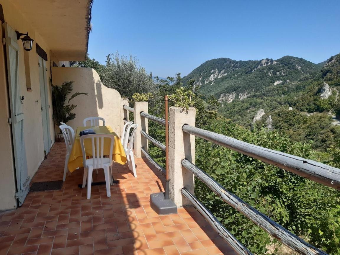 Appartement 3 Pieces Dans Maison Individuelle Entre Mer Et Montagnes Bouyon Kültér fotó