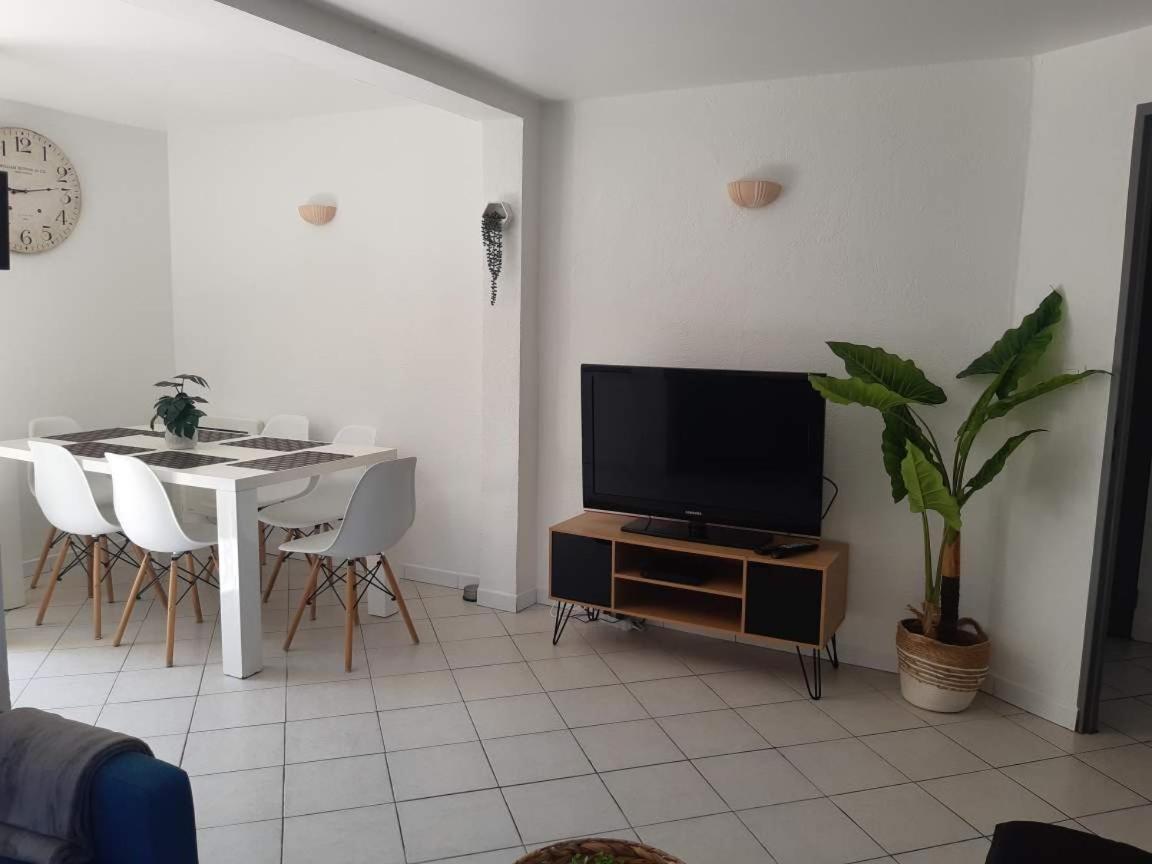Appartement 3 Pieces Dans Maison Individuelle Entre Mer Et Montagnes Bouyon Kültér fotó